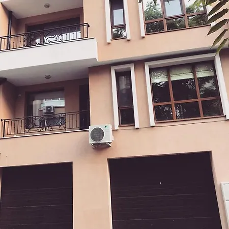 Vivian Apartment Burgas